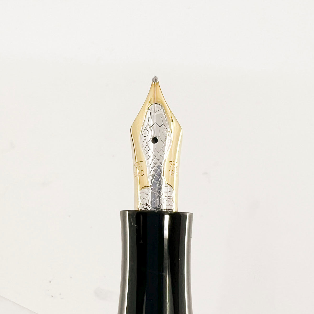 Montblanc Agatha Christie Vermeil (Gold Plating Over Sterling Silver) Limited Edition Fountain -Medium 18 Kt Gold Nib Pen - Medium 18kt Gold Nib (Copy)