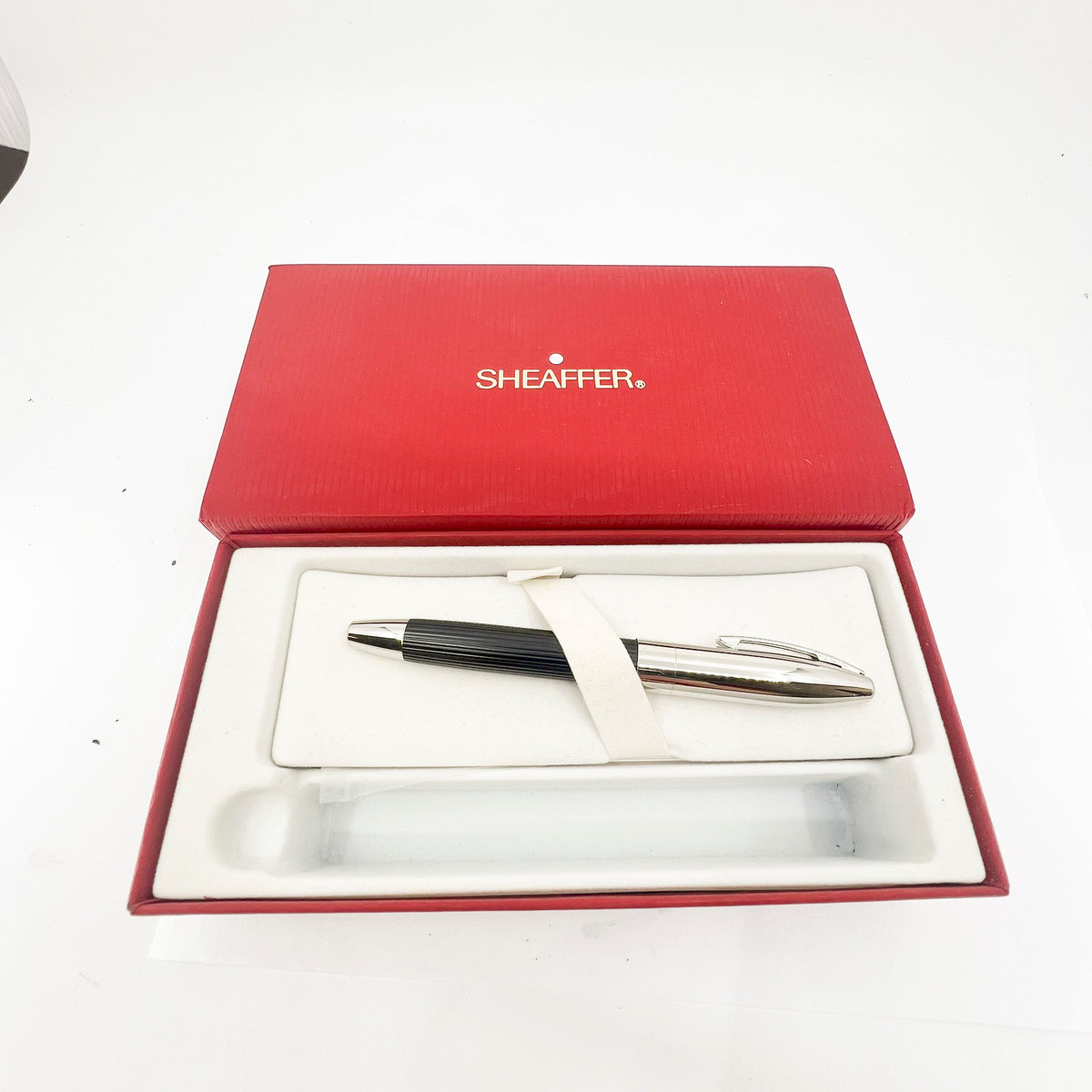 Sheaffer Legacy 2 Fountain Pen - Broad 18kt Gold Nib