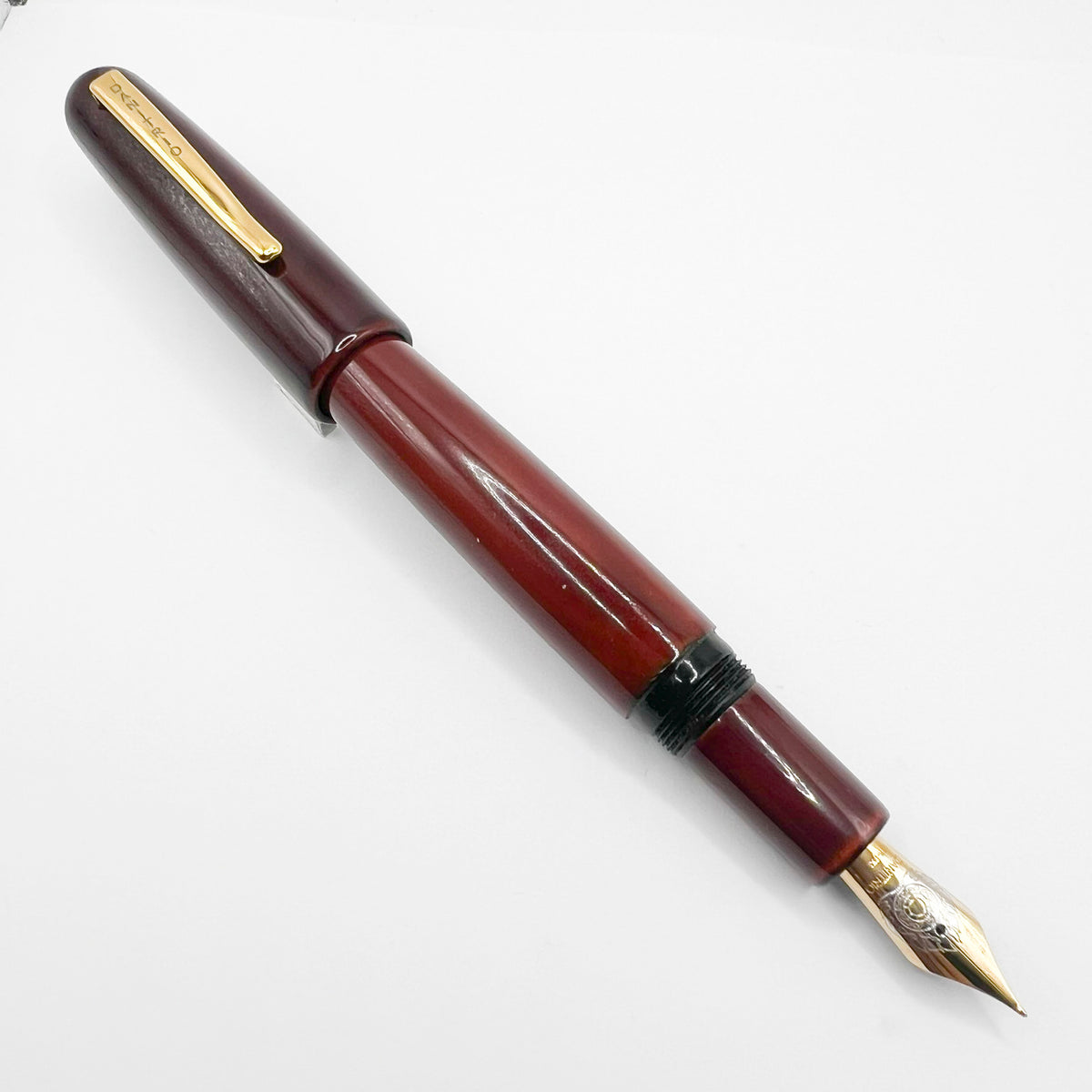 Danitrio Tami-Nuri Red Urushi Hand Painted Lacqueron Mikado Over-Sized Fountain Pen - Fine 18kt Gold Nib