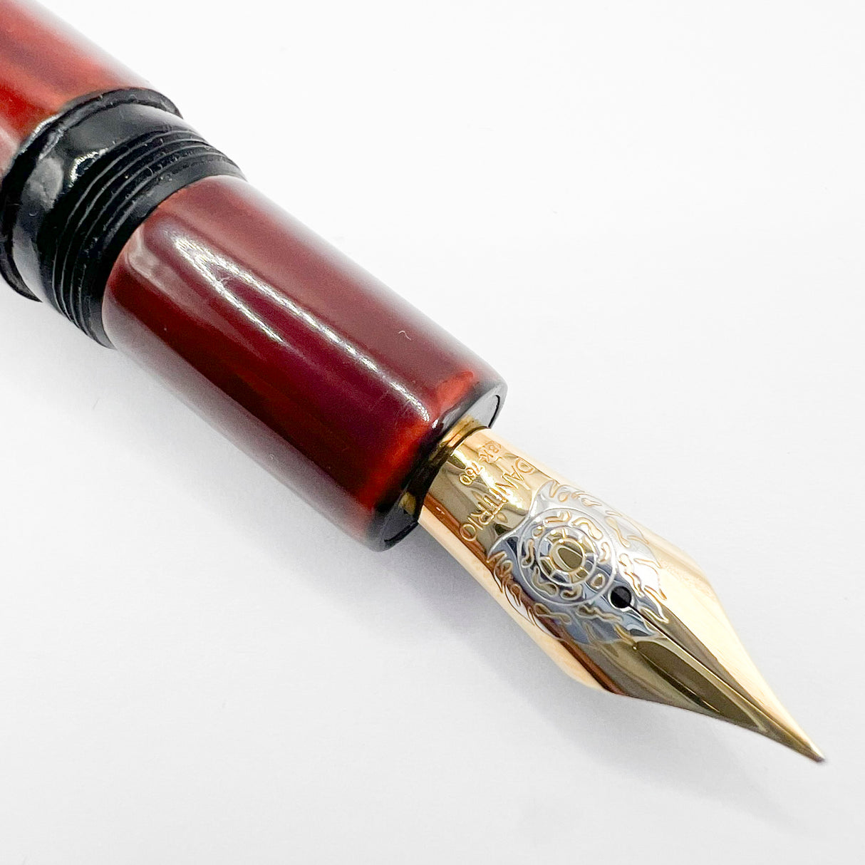 Danitrio Tami-Nuri Red Urushi Hand Painted Lacqueron Mikado Over-Sized Fountain Pen - Fine 18kt Gold Nib