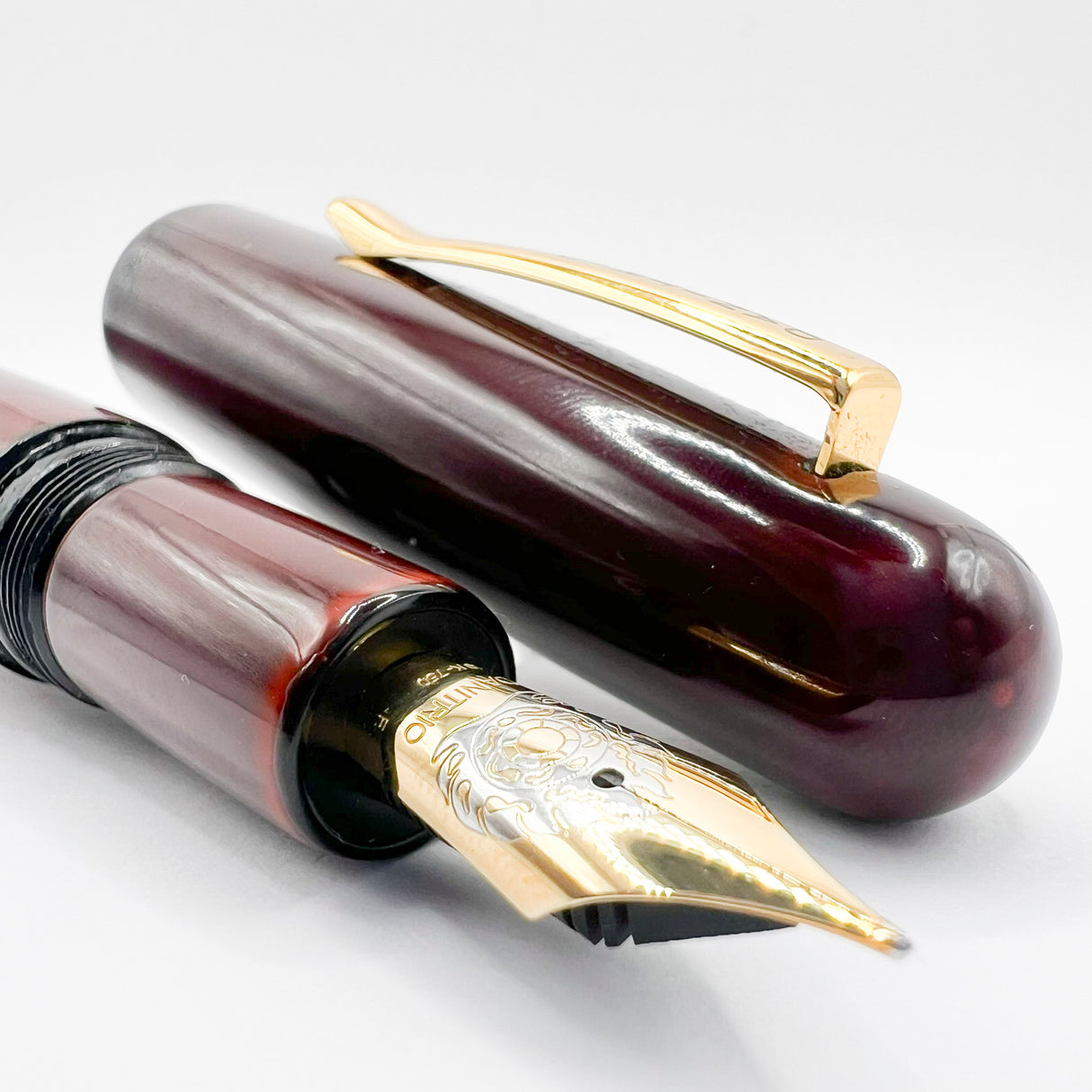 Danitrio Tami-Nuri Red Urushi Hand Painted Lacqueron Mikado Over-Sized Fountain Pen - Fine 18kt Gold Nib