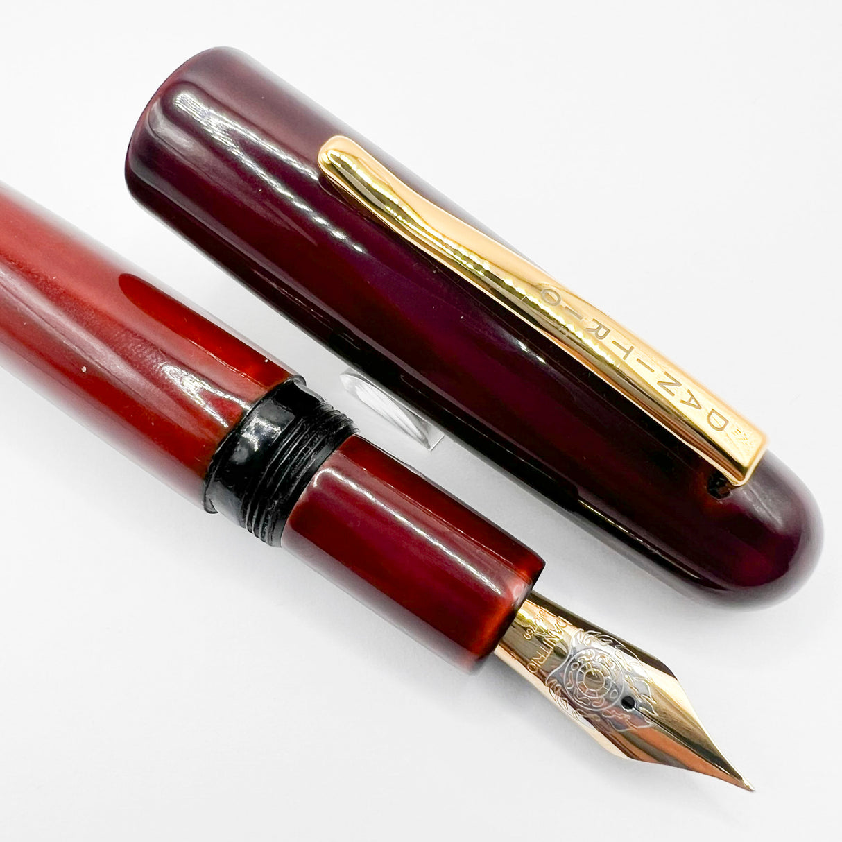 Danitrio Tami-Nuri Red Urushi Hand Painted Lacqueron Mikado Over-Sized Fountain Pen - Fine 18kt Gold Nib