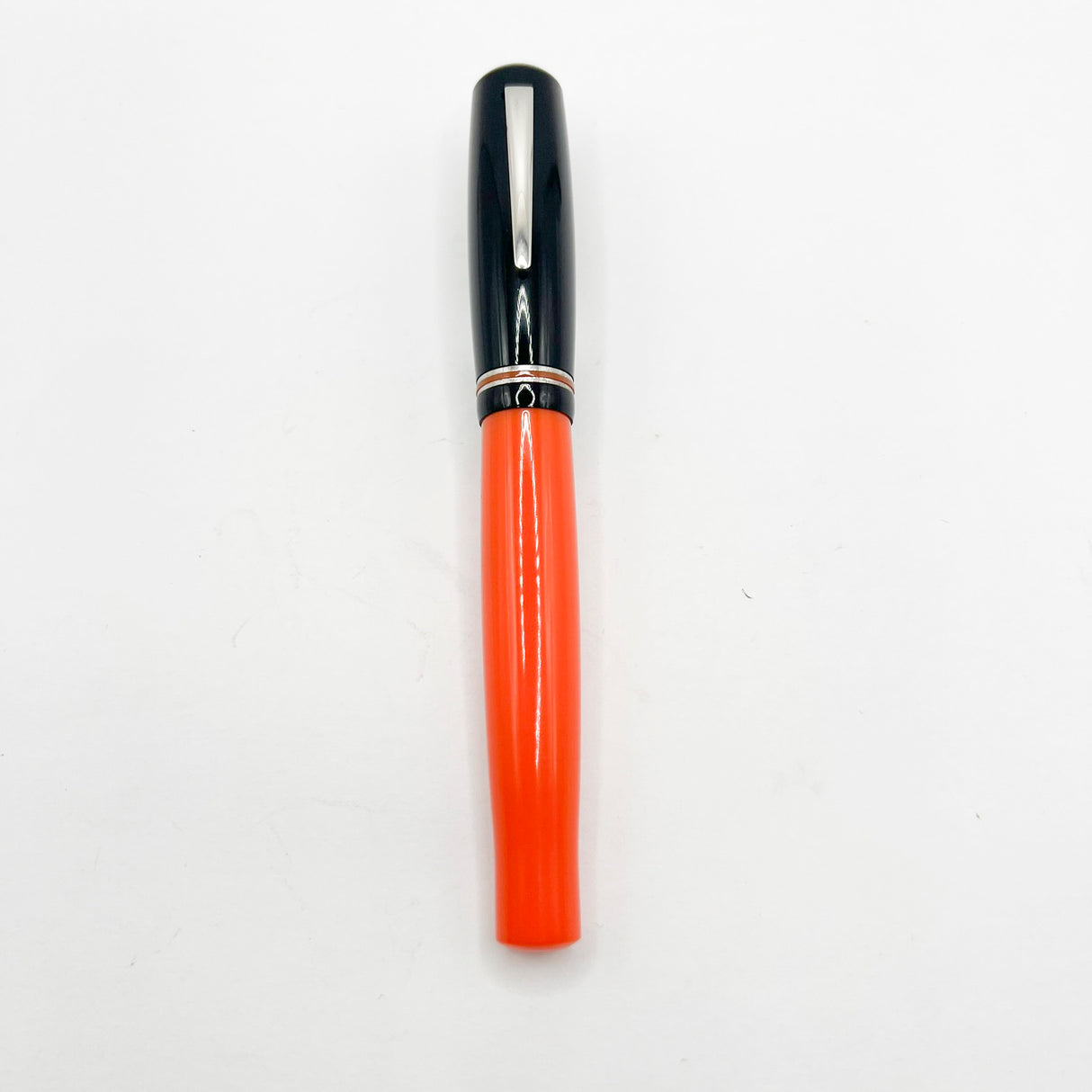 Delta #366 Fountain Pen - Black Cap/Orange Barrel - Medium 18kt Gold Nib