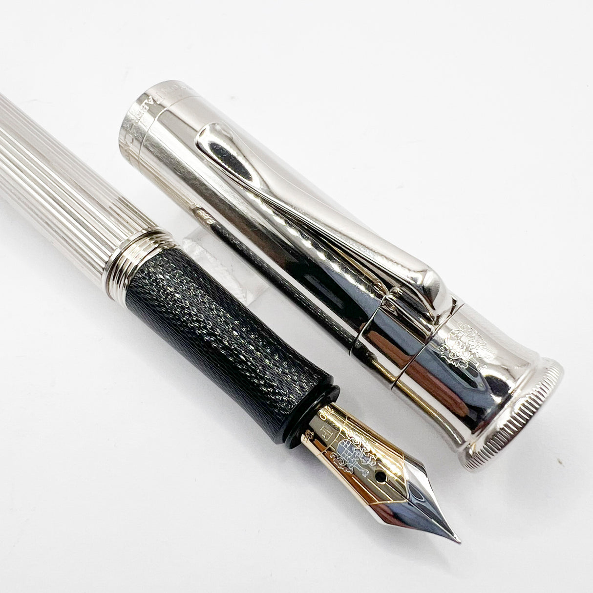 Graf von Faber Castell Platinum-Plated Classic Fountain Pen - Fine 18kt Gold Nib