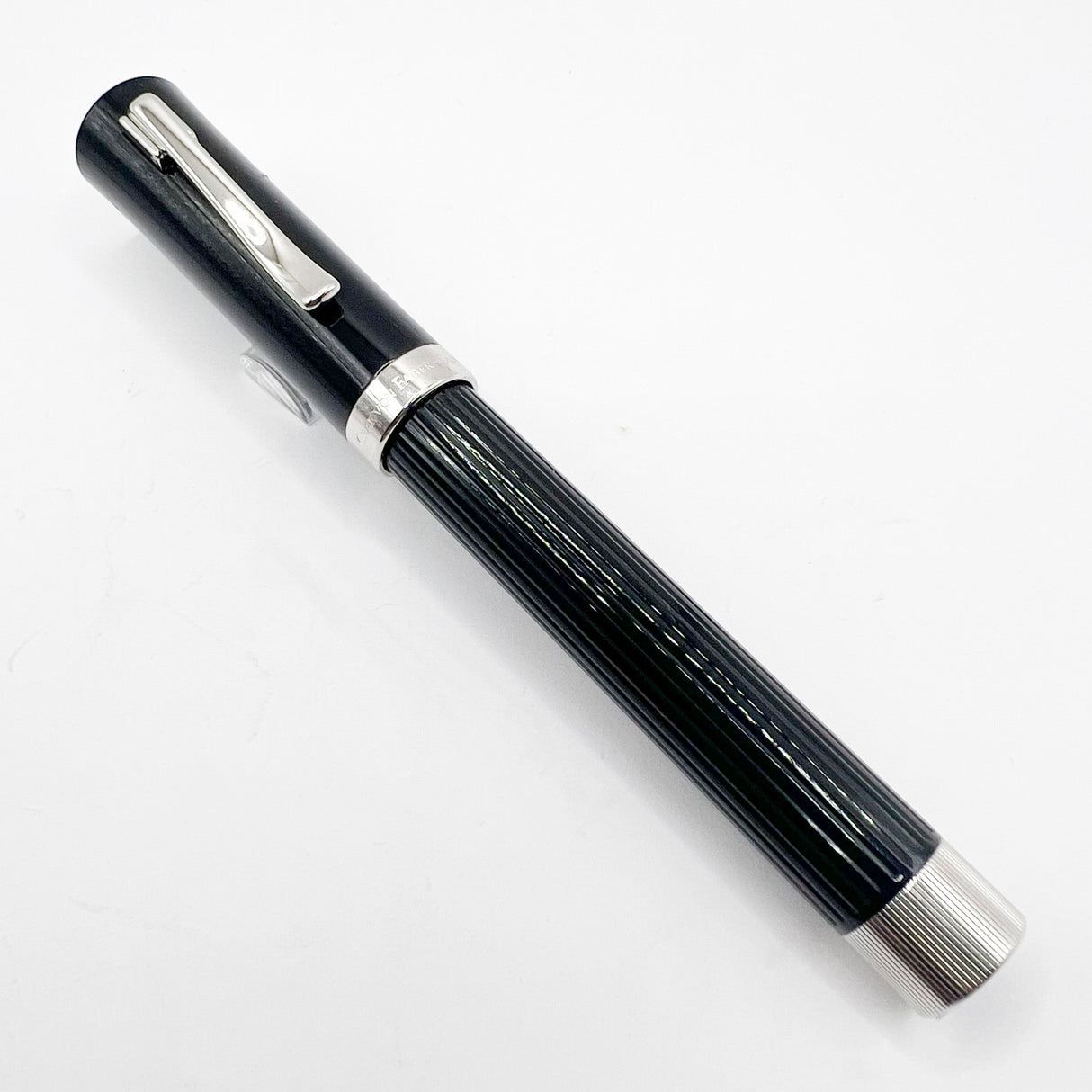 Graf von Faber Castell Intuition Fountain Pen - Black Smooth Resin Cap/Black Fluted Resin Barrel - Fine 18kt Gold Nib