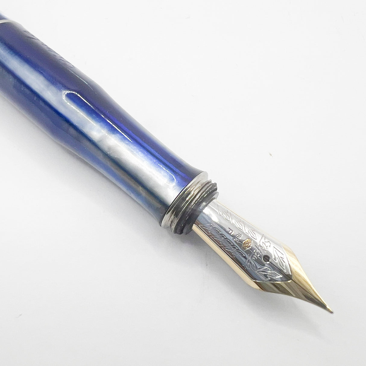 Stipula Duetto Pacific Blue Fountain Pen - Fine 18kt Gold Nib