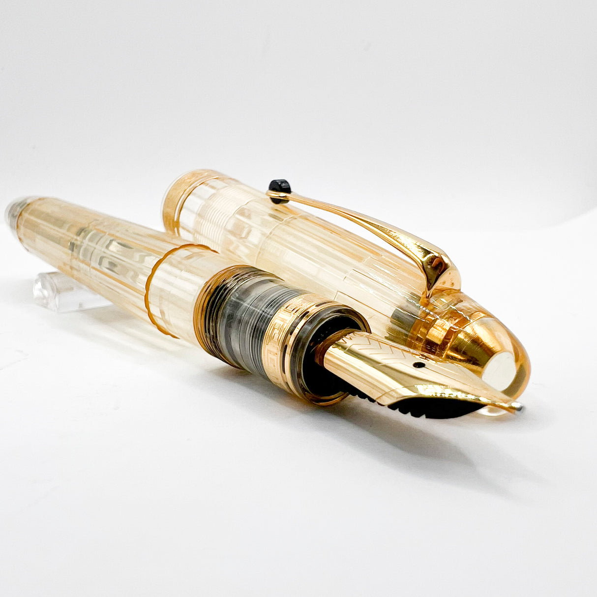 OMAS Ogiva Transparent Fluted Demonstrator Fountain Pen - Broad 18kt Gold Nib