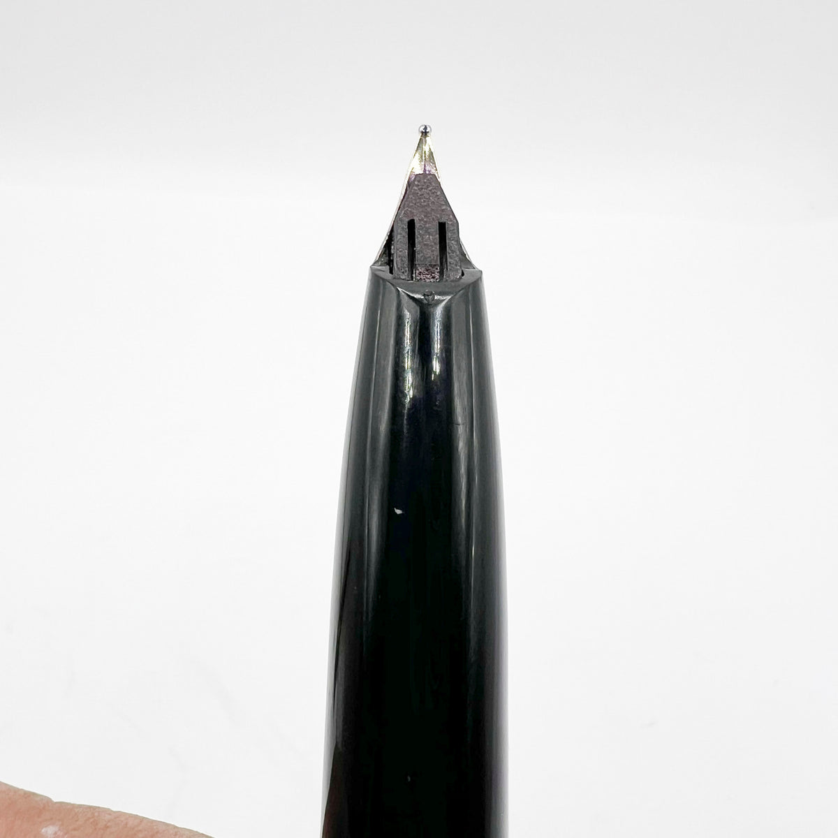 Sheaffer Full Size Targa Lacque Filigree Pattern Fountain Pen - Medium 14kt Gold Nib