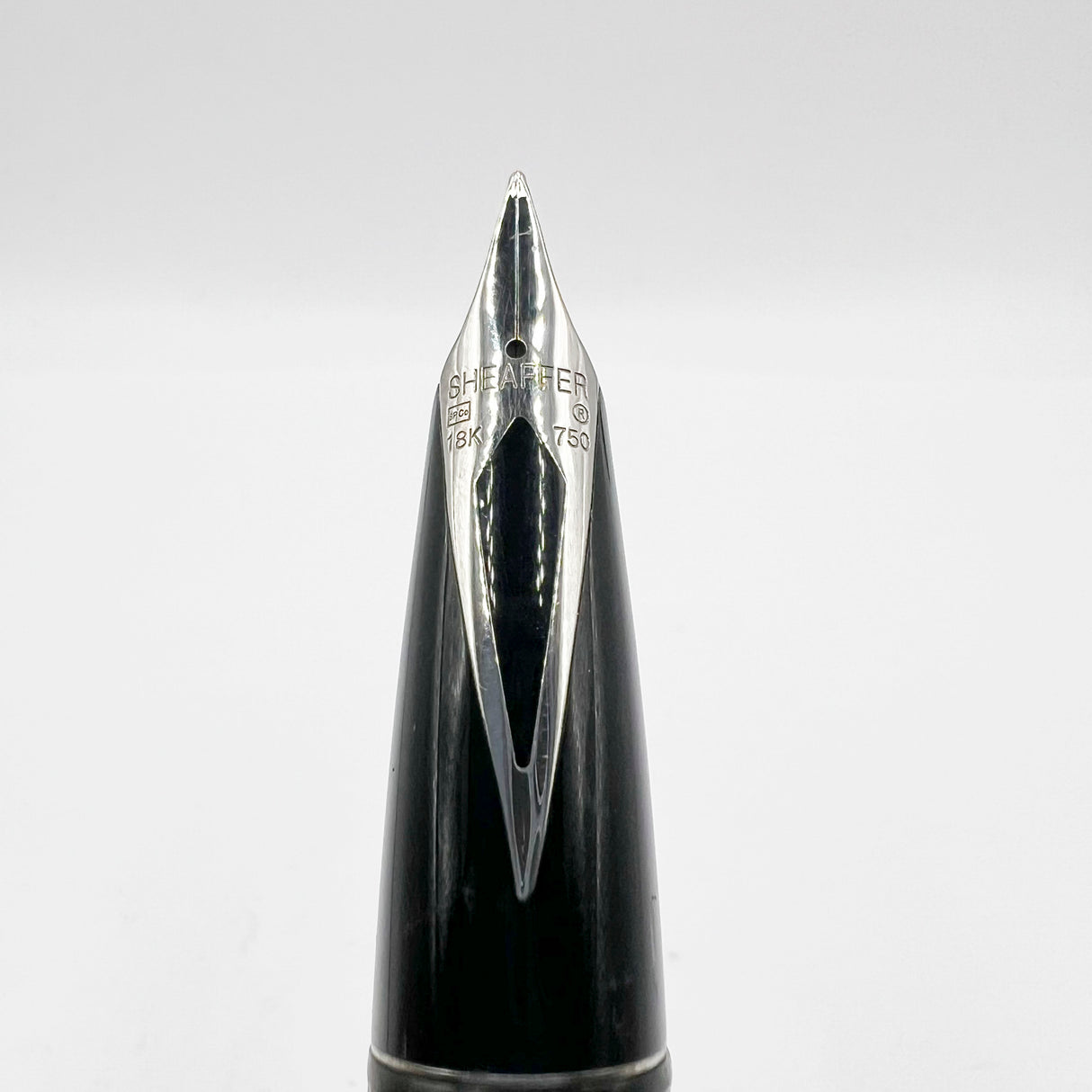 Sheaffer Roaring Twenties Sterling Silver Limited Edition Fountain Pen - Medium 18kt Gold Nib