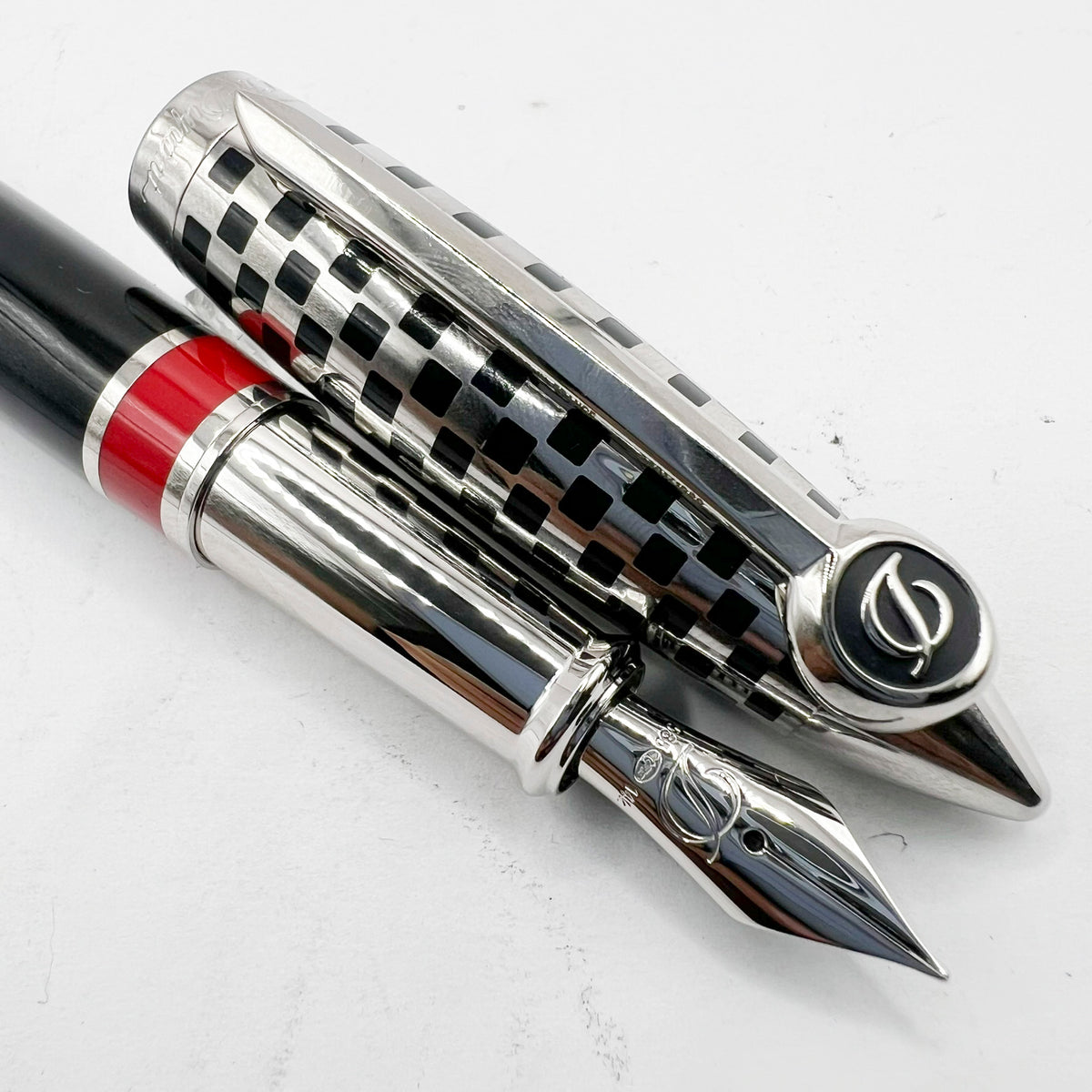 S.T.Dupont F1 Grand Prix Limited Edition Fountain Pen - Medium 18kt Gold Nib