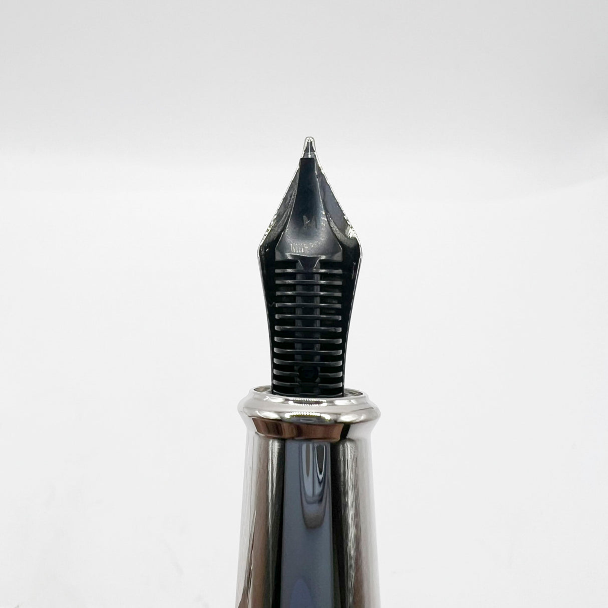 S.T.Dupont F1 Grand Prix Limited Edition Fountain Pen - Medium 18kt Gold Nib