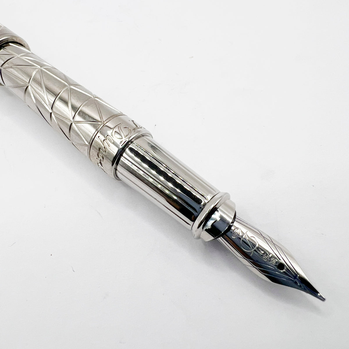 S.T. Dupont Olympio Graphic Fountain Pen - Medium 18kt Gold Nib