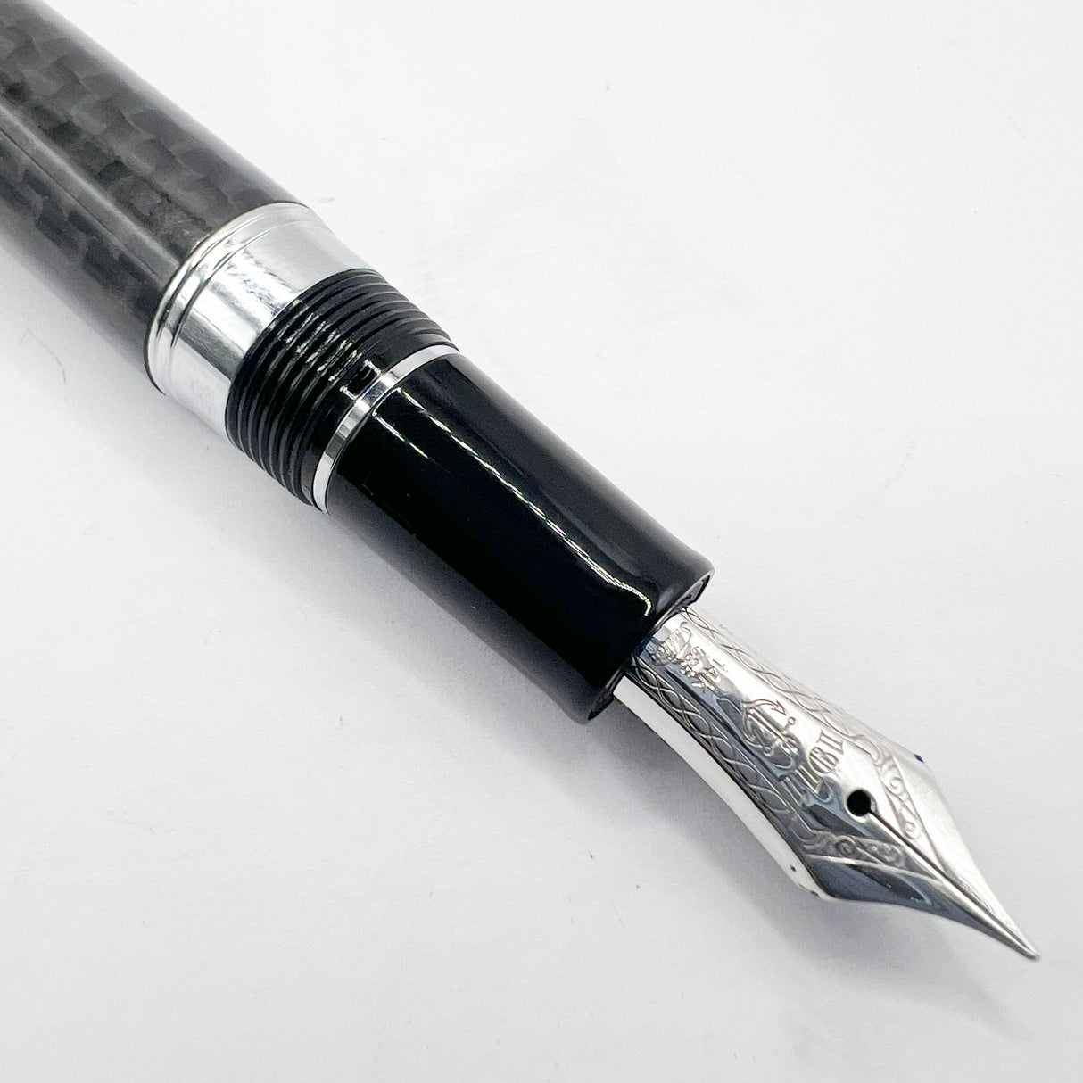 Sailor Collaboration with Yonex Carbon Graphite Fountain Pen - Medium 14kt Gold Nib