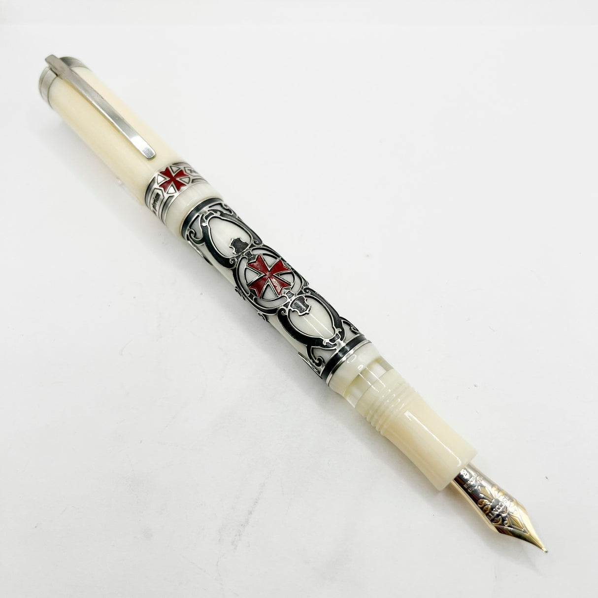Visconti Knights Templar Limited Edition Fountain Pen - Fine 18kt Gold Nib