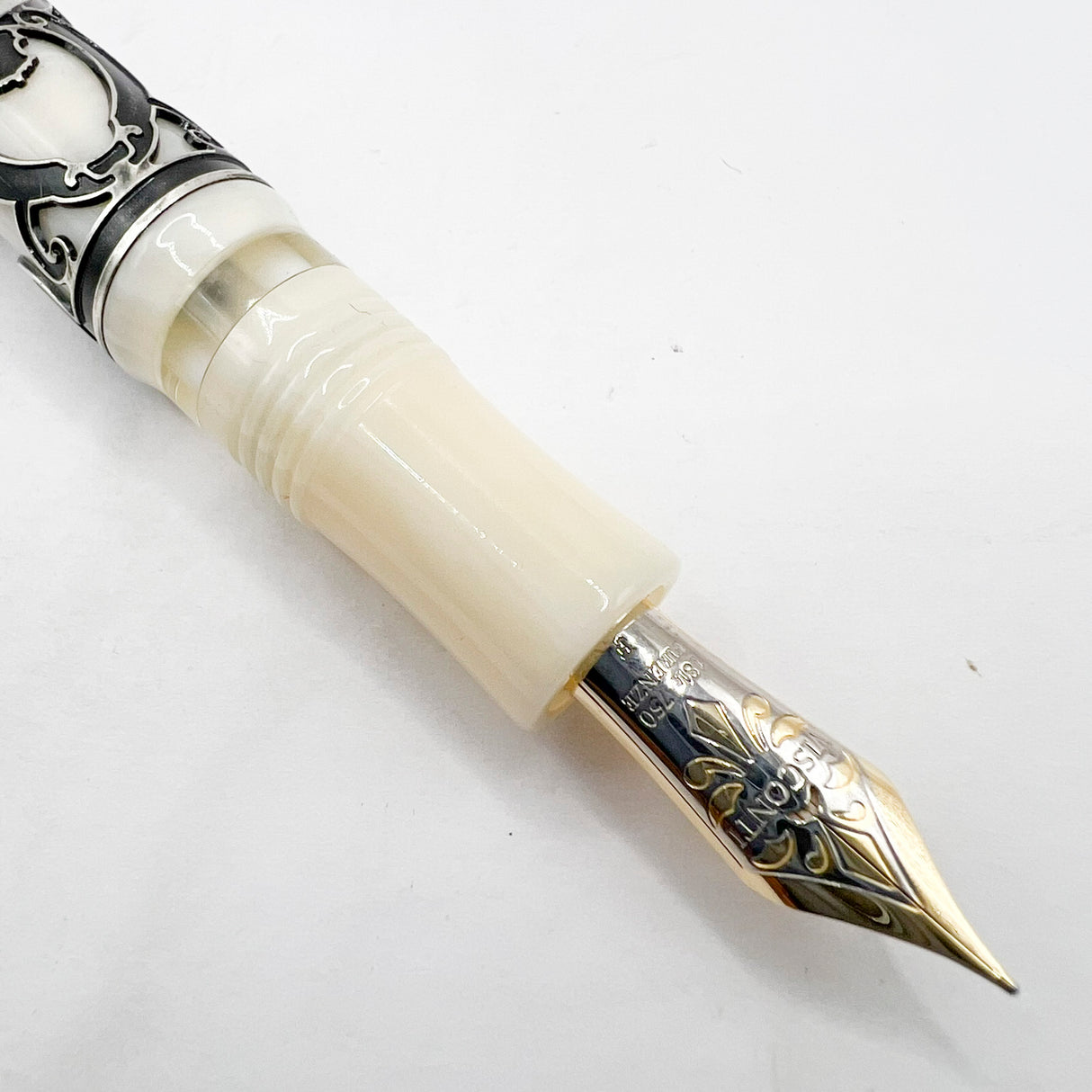 Visconti Knights Templar Limited Edition Fountain Pen - Fine 18kt Gold Nib