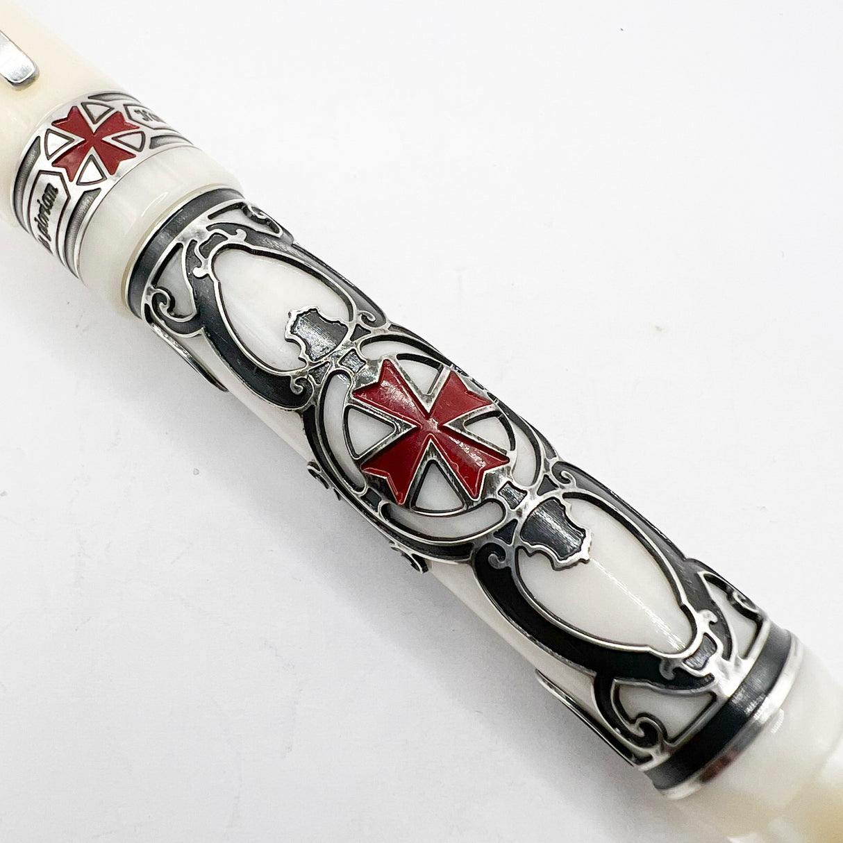 Visconti Knights Templar Limited Edition Fountain Pen - Fine 18kt Gold Nib