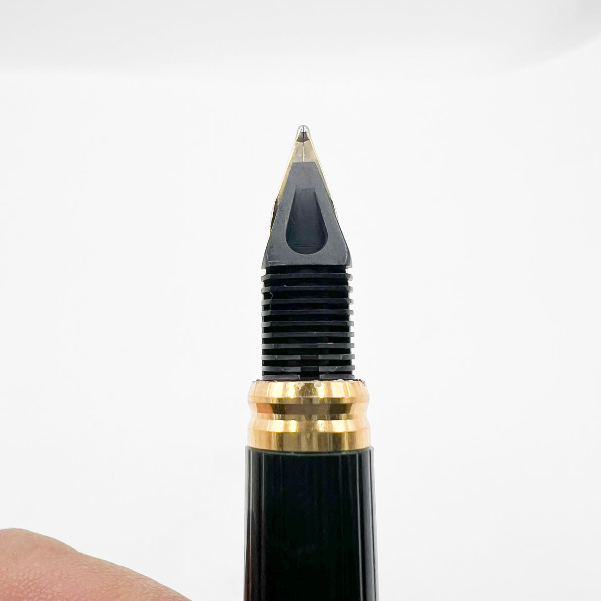 S.T. Dupont Full Covered Gold-Plated Barleycorn Classic Fountain Pen- Medium 18kt Gold Nib