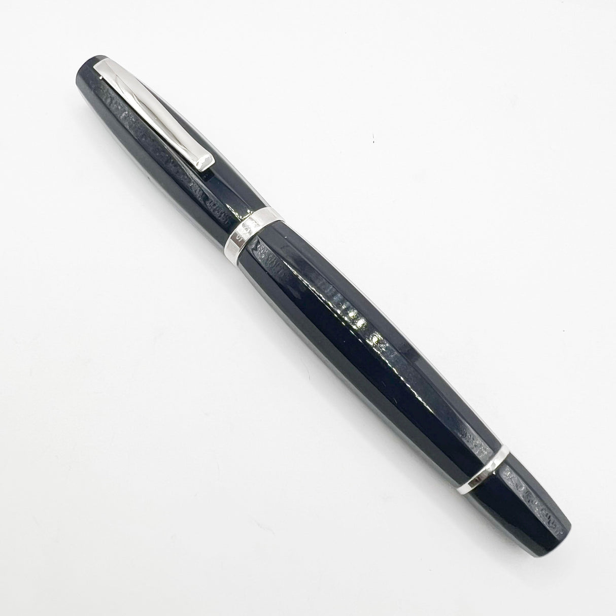Scribo (Bologna) "Feel" Navy Blue Faceted Fountain Pen - Fine 18Kt Gold Nib