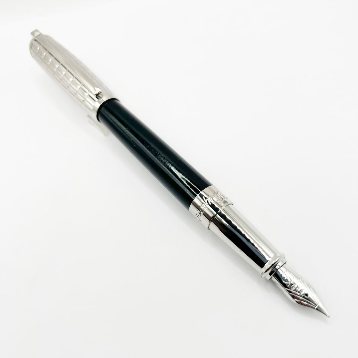 S.T. Dupont Large Line D Elysee Duotone Fountain Pen - Medium 14kt Gold Nib
