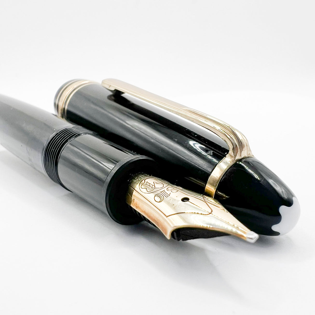 Montblanc Meisterstuck Black Resin #146 LeGrand Fountain Pen - Flexible Broad 14kt Gold Nib