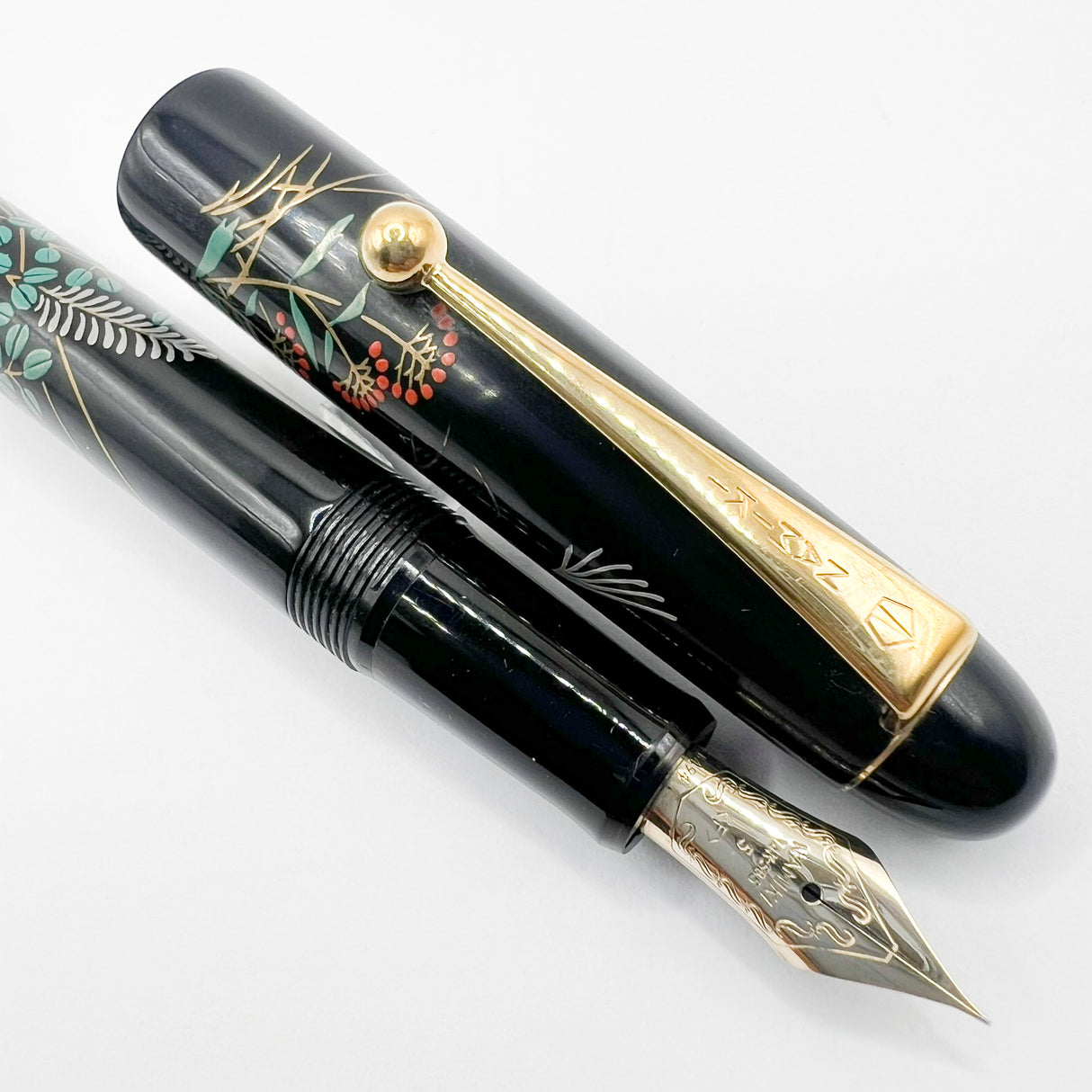 Pilot Namiki Nippon Art Wildflowers Fountain Pen - Fine 14kt Gold Nib