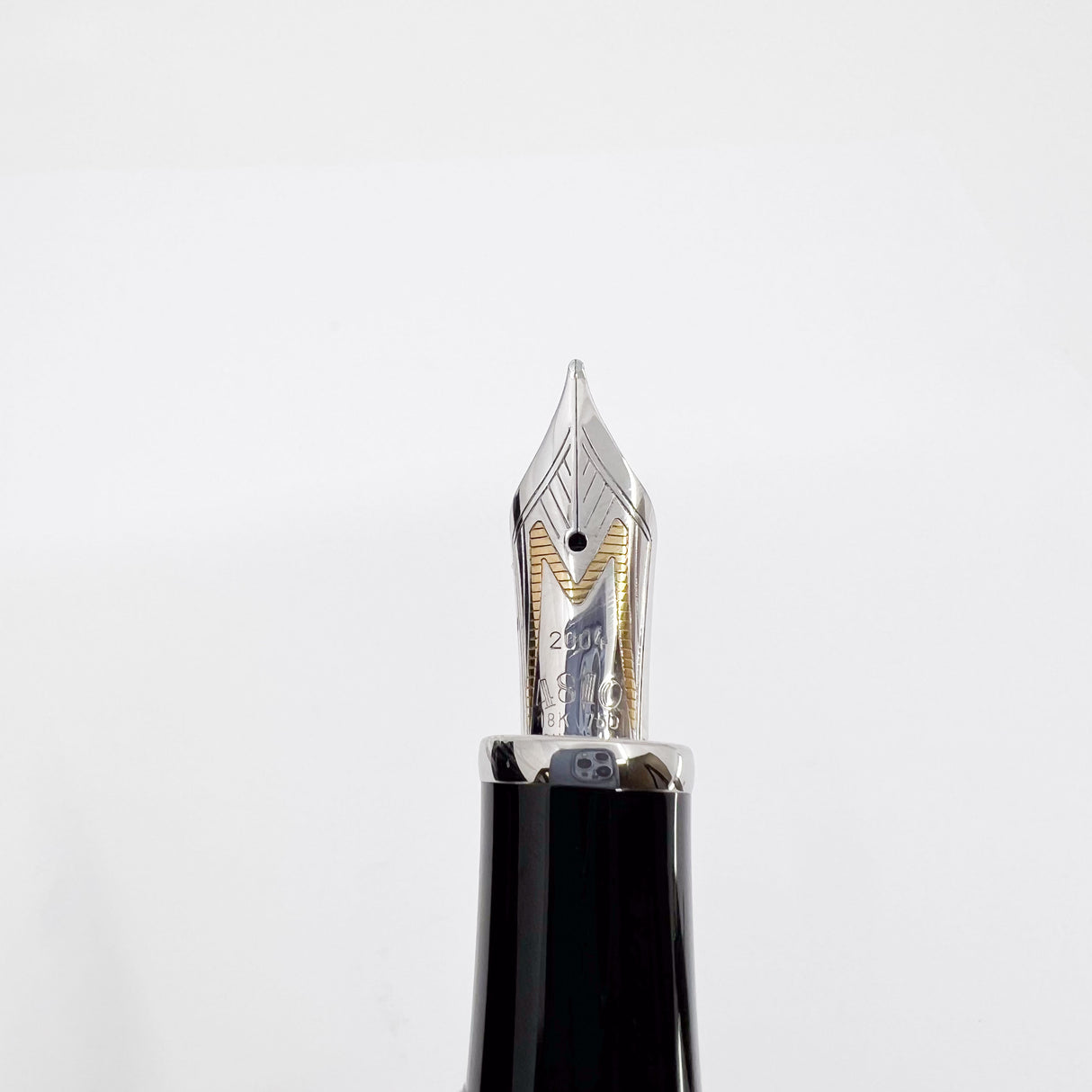 Montblanc J.P. Morgan 2004 Patron Of The Arts Limited Edition Fountain Pen - Medium 18kt Gold Nib
