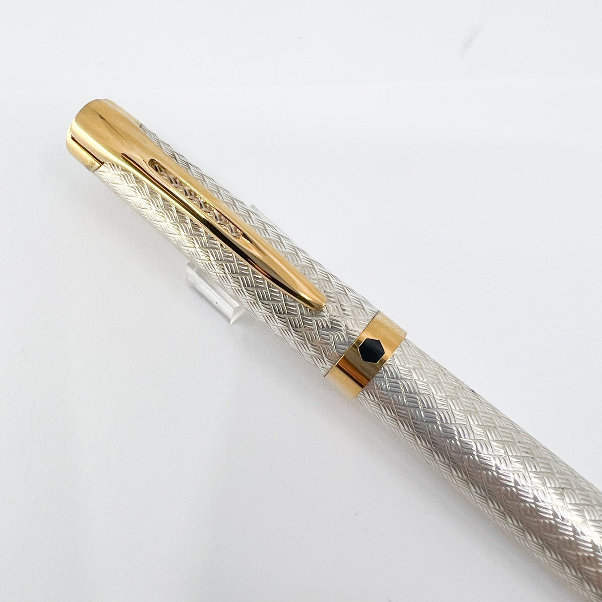 Waterman L'Etalon Beautiful Sterling Silver Basket Weave Design Fountain Pen- Fine 18kt Gold Nib