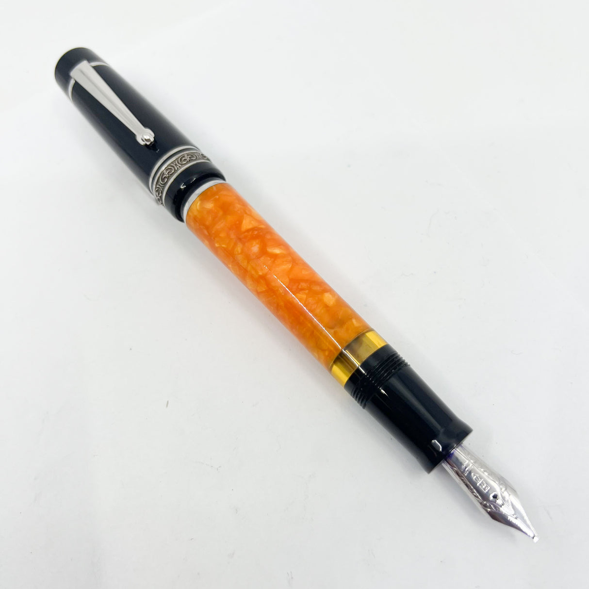 Delta DolceVita Mid-Size, Piston Fill .925 Sterling Silver Trim Fountain Pen - Broad 14kt Gold Nib