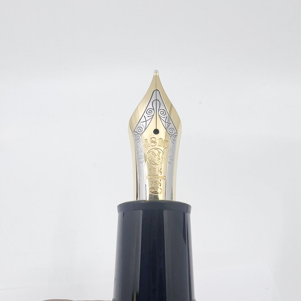 Montblanc Meisterstuck Black Resin #149 (Largest) Fountain Pen - Medium 18kt Gold Nib