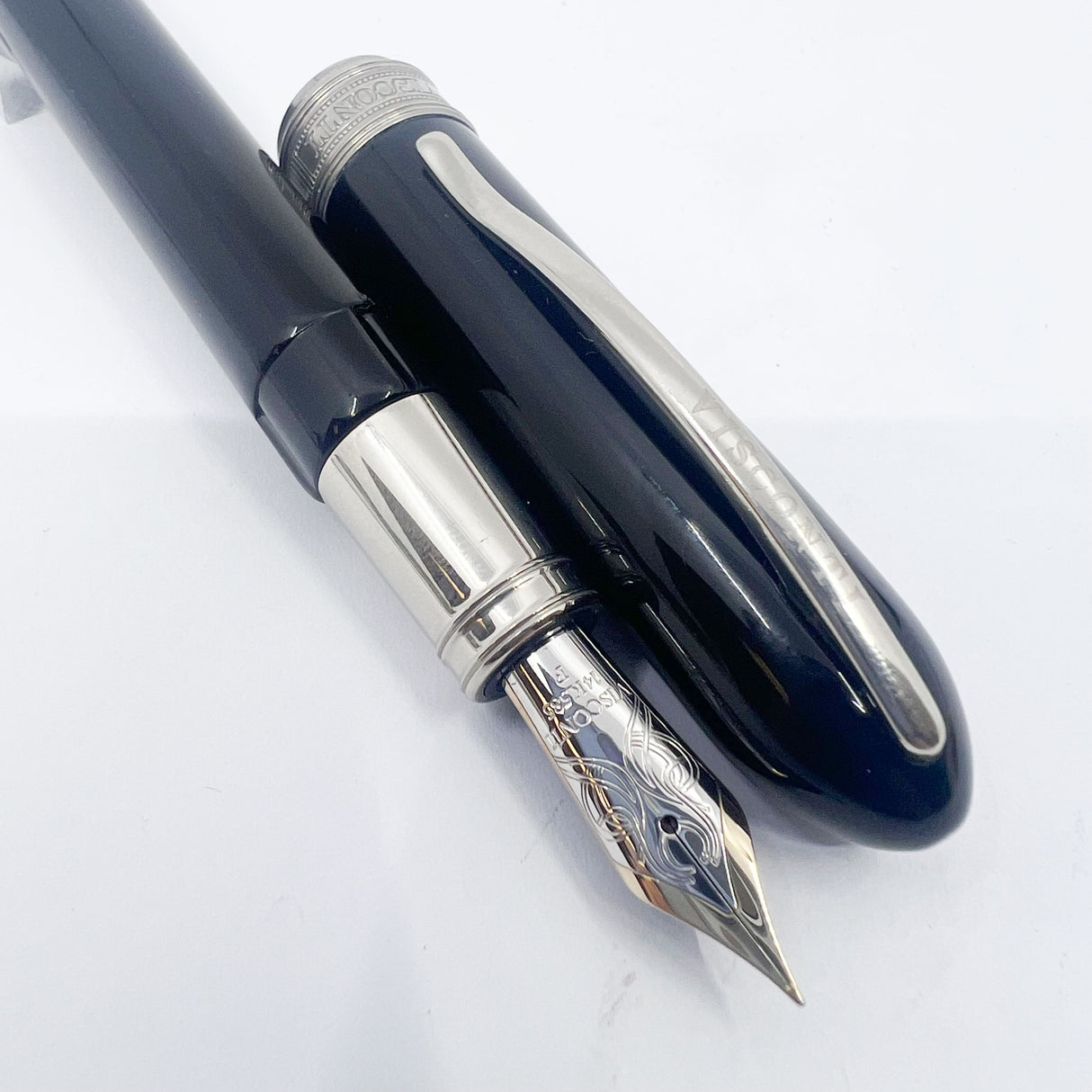 Visconti Early Van Gogh Maxi Black Fountain Pen - Large Fine 14kt Gold Nib