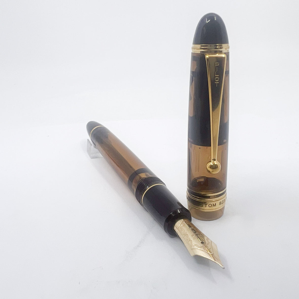 Pilot Custom 823 Clear Amber Piston Fill Fountain Pen - Medium 14Kt Gold Nib