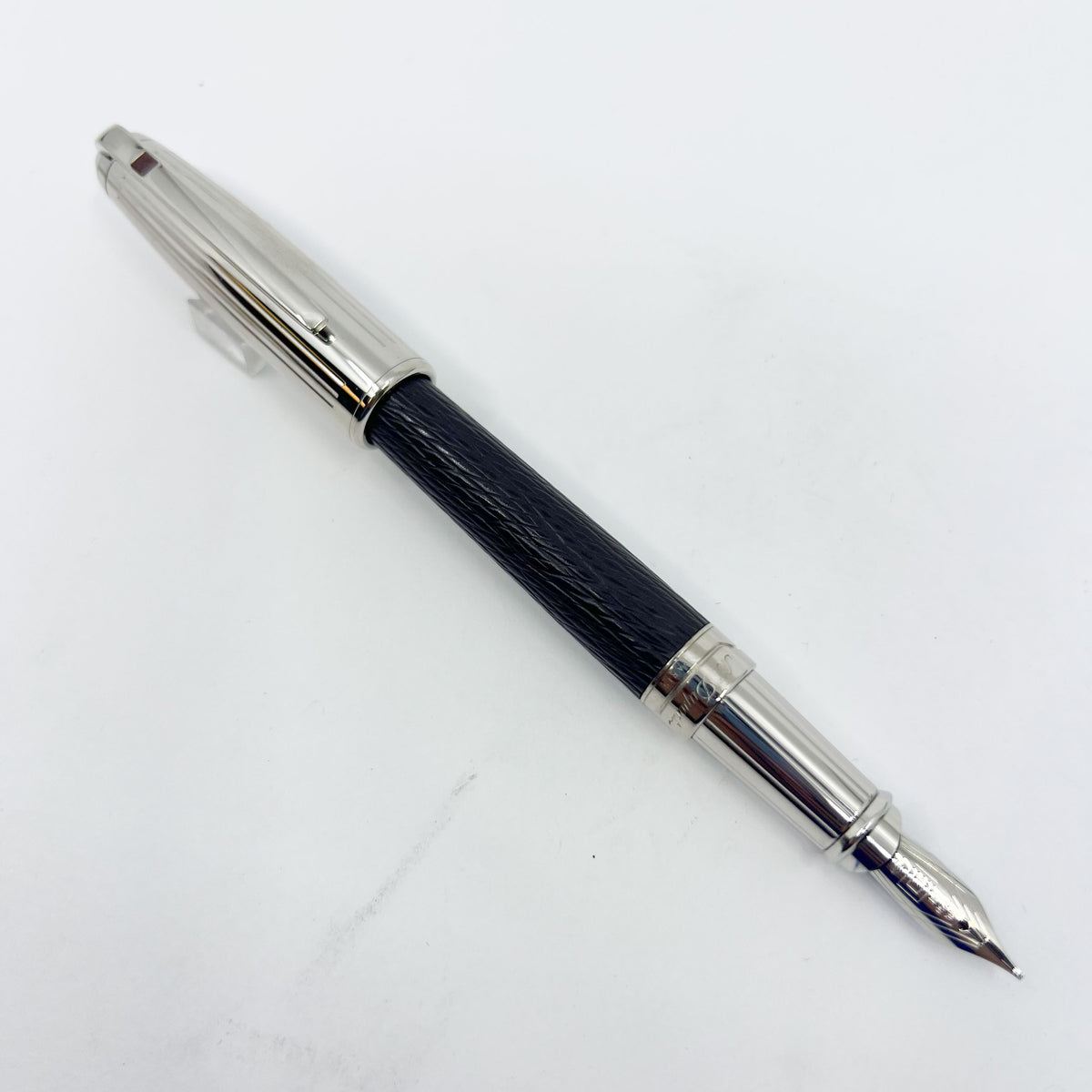 S. T. Dupont Orpheo Fountain Pen - Palladium Plated Cap - Textured Leather Barrel - Medium 18kt Gold Nib