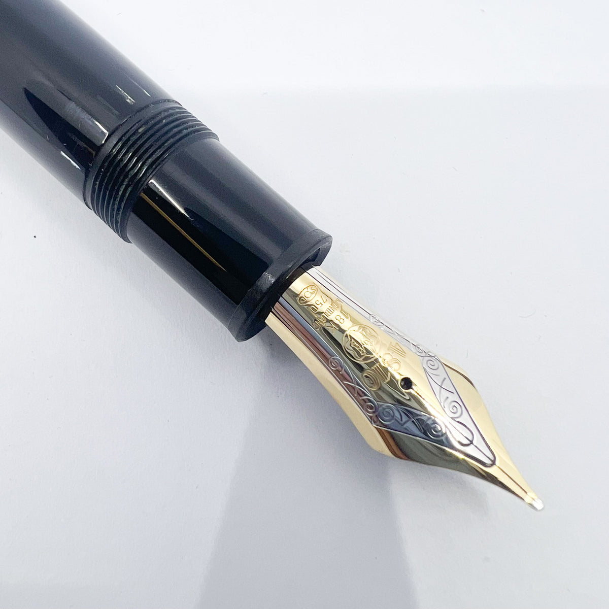 Montblanc Meisterstuck Black Resin #149 (Largest) Fountain Pen - Medium 18kt Gold Nib