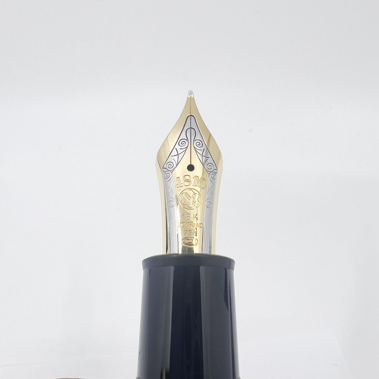 Montblanc Meisterstuck Black Resin #149 (Largest) Fountain Pen - Medium 18kt Gold Nib