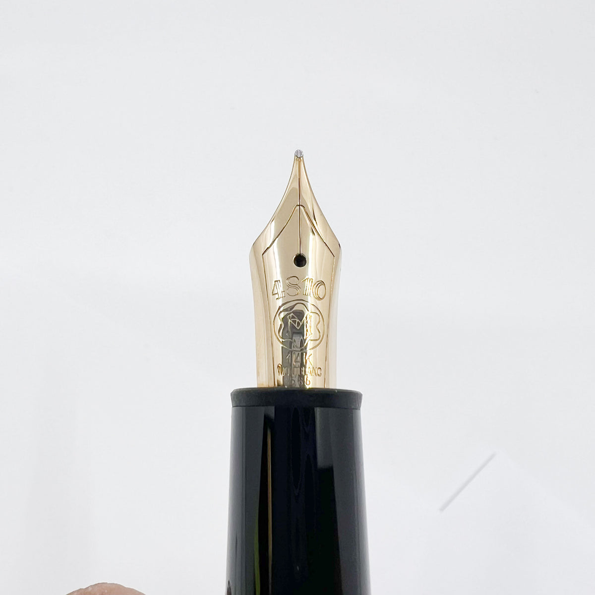 Montblanc Meisterstuck Black Resin #146 LeGrand Fountain Pen - Fine 14kt Gold Nib