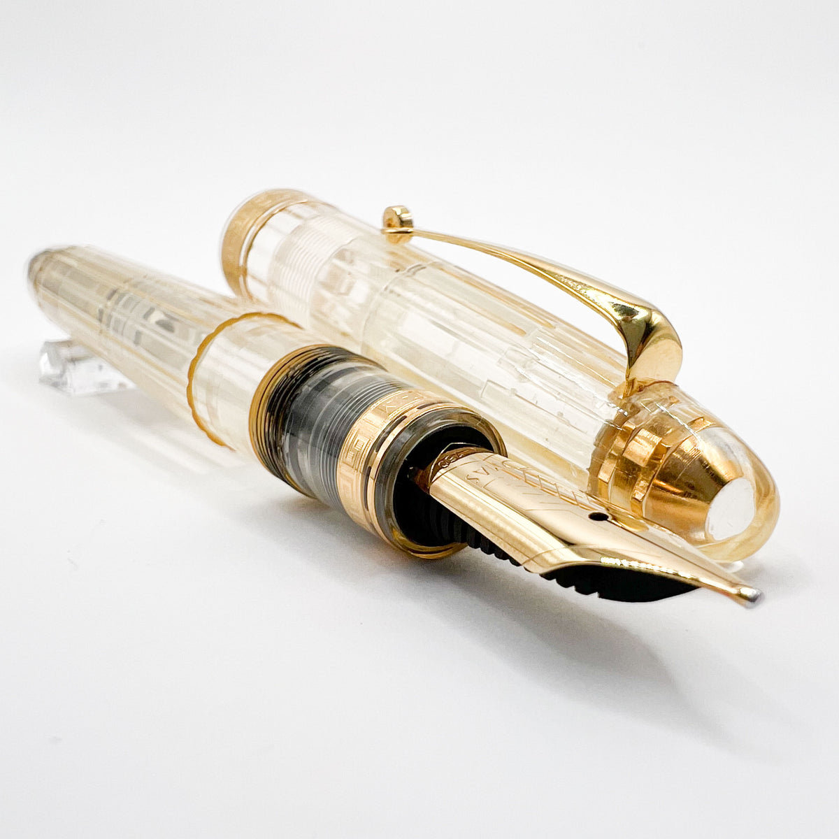OMAS "Vision" Ogiva Transparent Fluted Demonstrator Fountain Pen - Broad 18kt Gold Nib