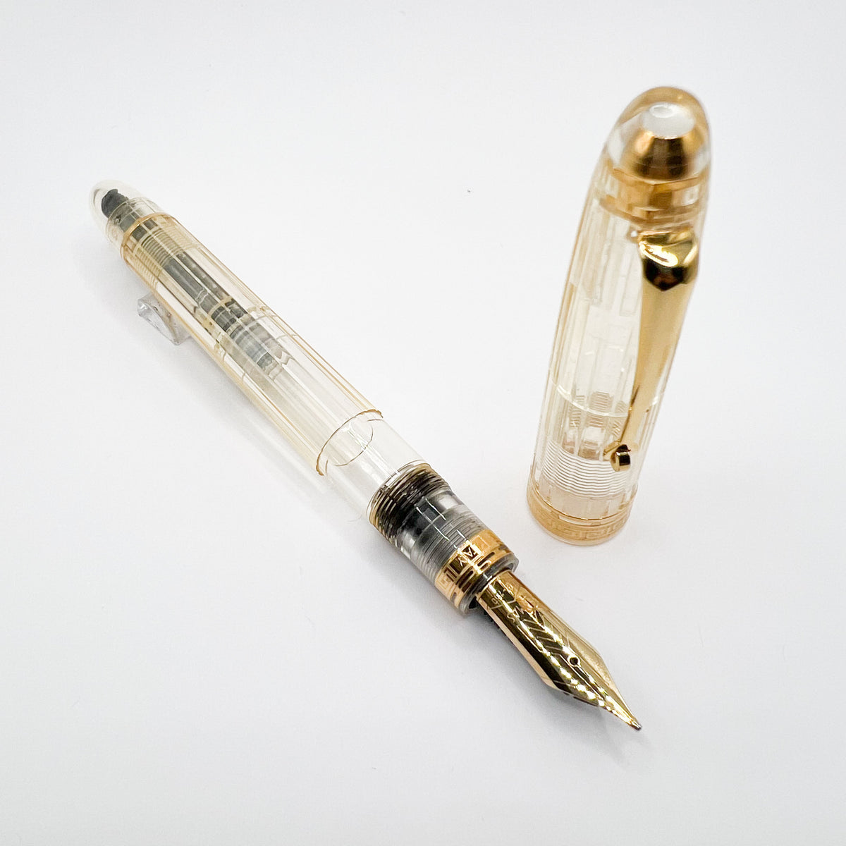 OMAS "Vision" Ogiva Transparent Fluted Demonstrator Fountain Pen - Broad 18kt Gold Nib