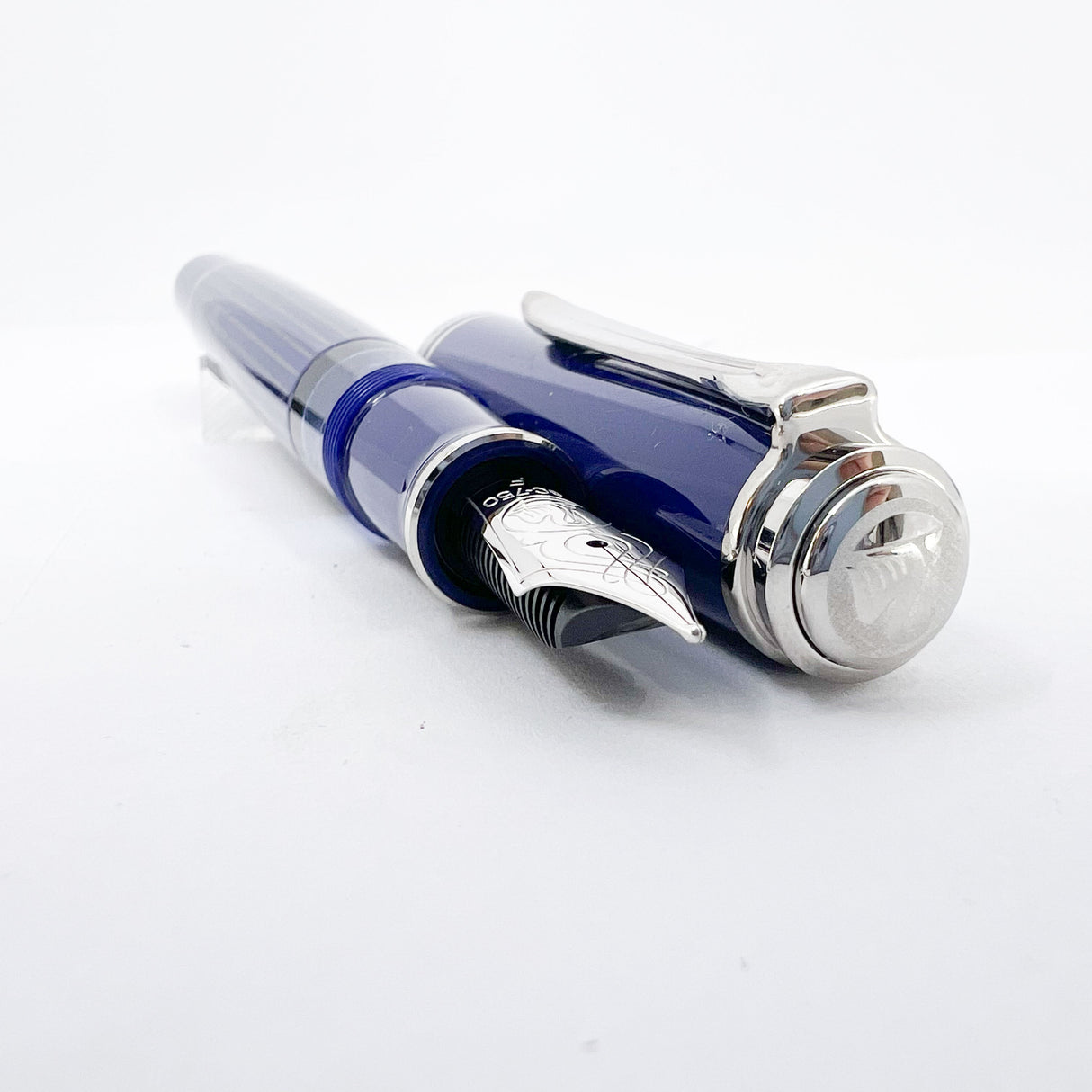 Pelikan M815 Metal Striped Blue Fountain Pen - Fine 18kt Gold Nib