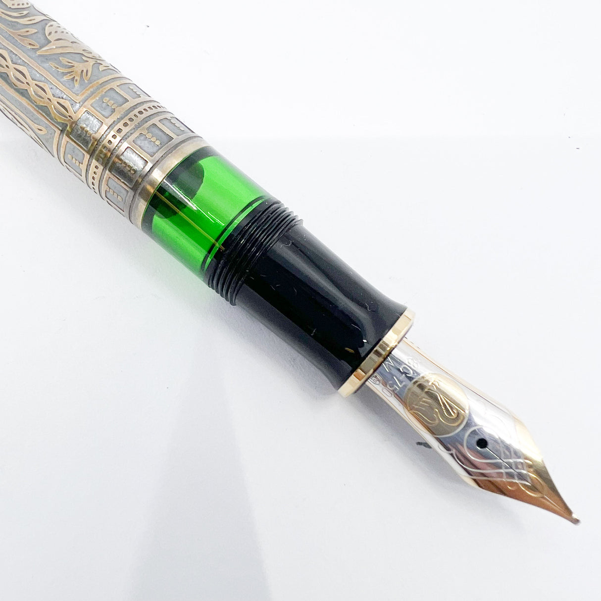 Pelikan M900 Toledo Gold Vermeil Fountain Pen - Fine 18C Gold Nib - 1990's
