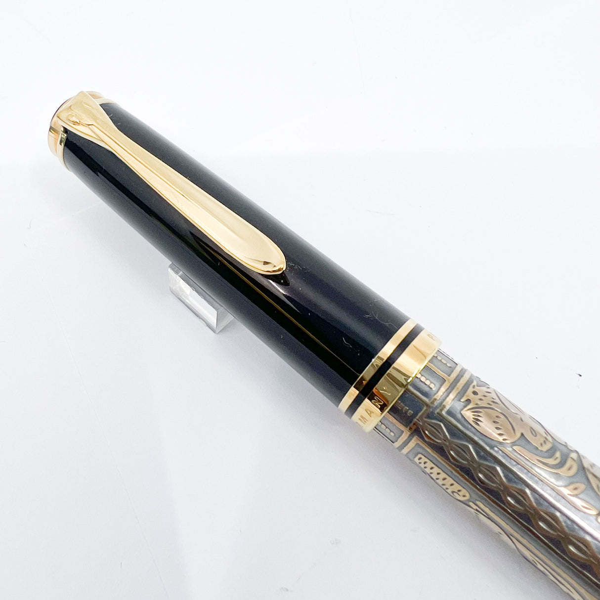 Pelikan M900 Toledo Gold Vermeil Fountain Pen - Fine 18C Gold Nib - 1990's