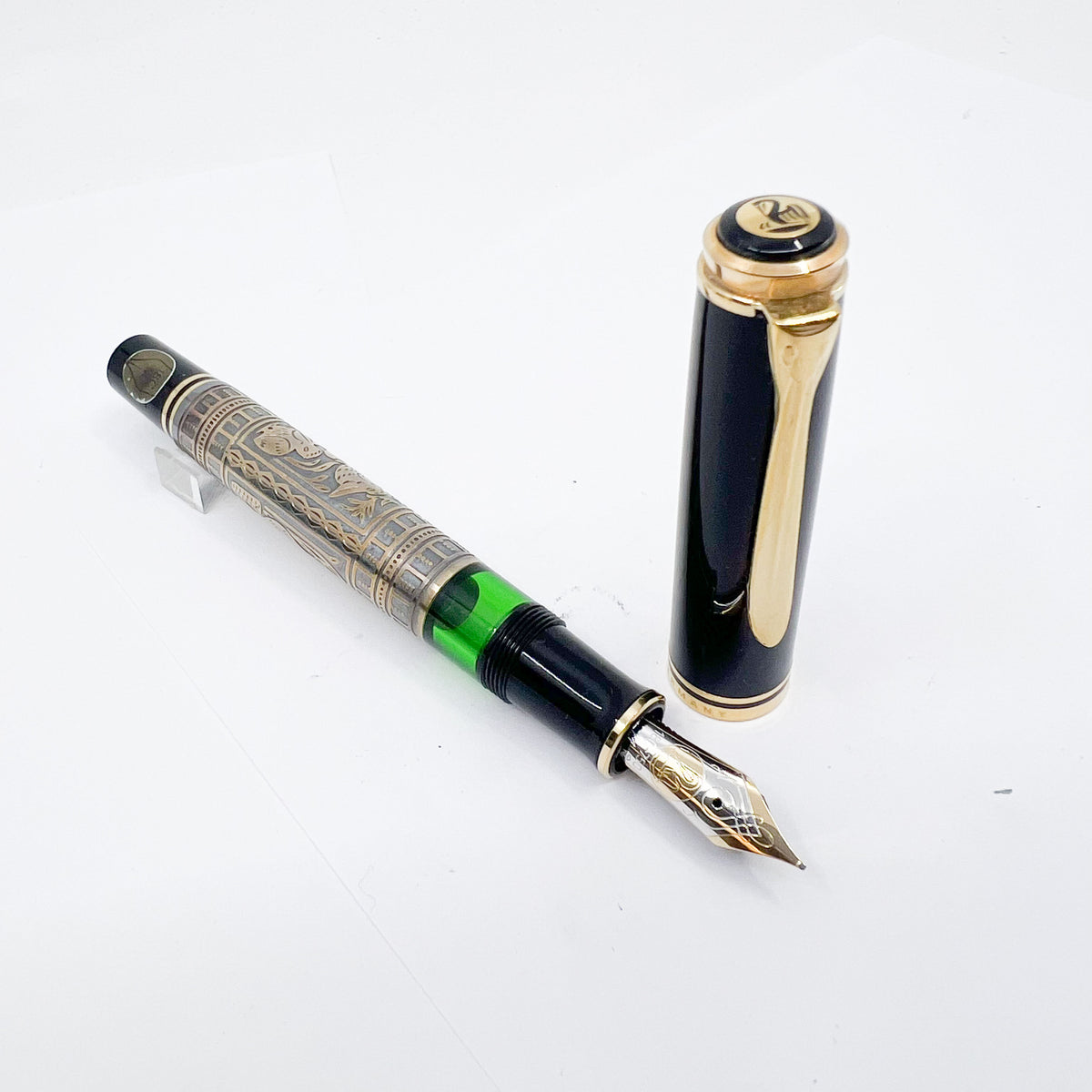 Pelikan M900 Toledo Gold Vermeil Fountain Pen - Fine 18C Gold Nib - 1990's