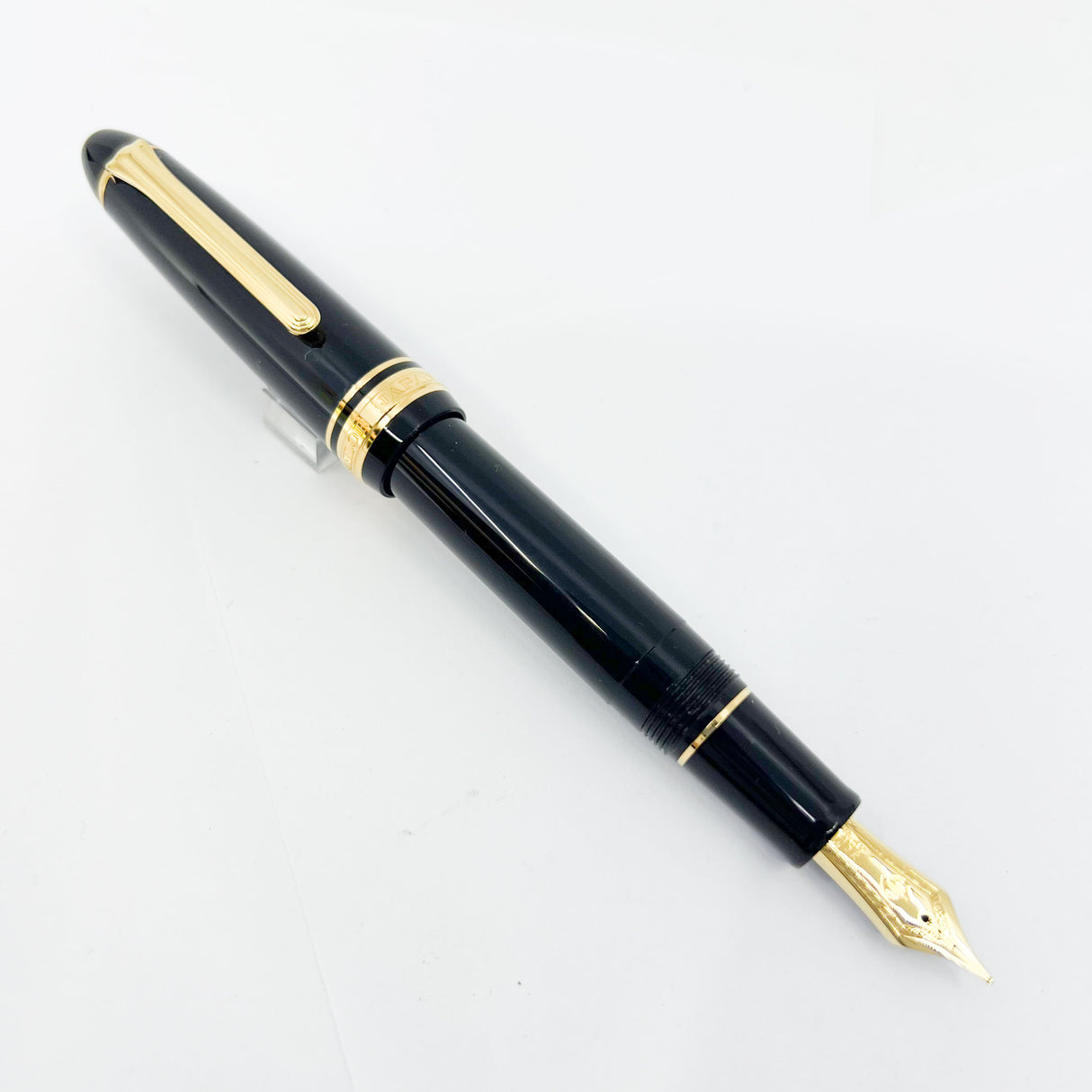 Sailor Black 1911L Large Fountain Pen - Broad 21kt Gold Nib