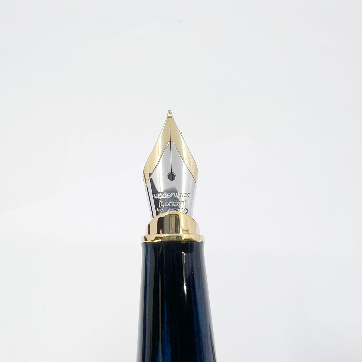Underwood (London) Piccadilly Ebonite Blue/Black Ripple Fountain Pen - Medium 18kt Gold Nib