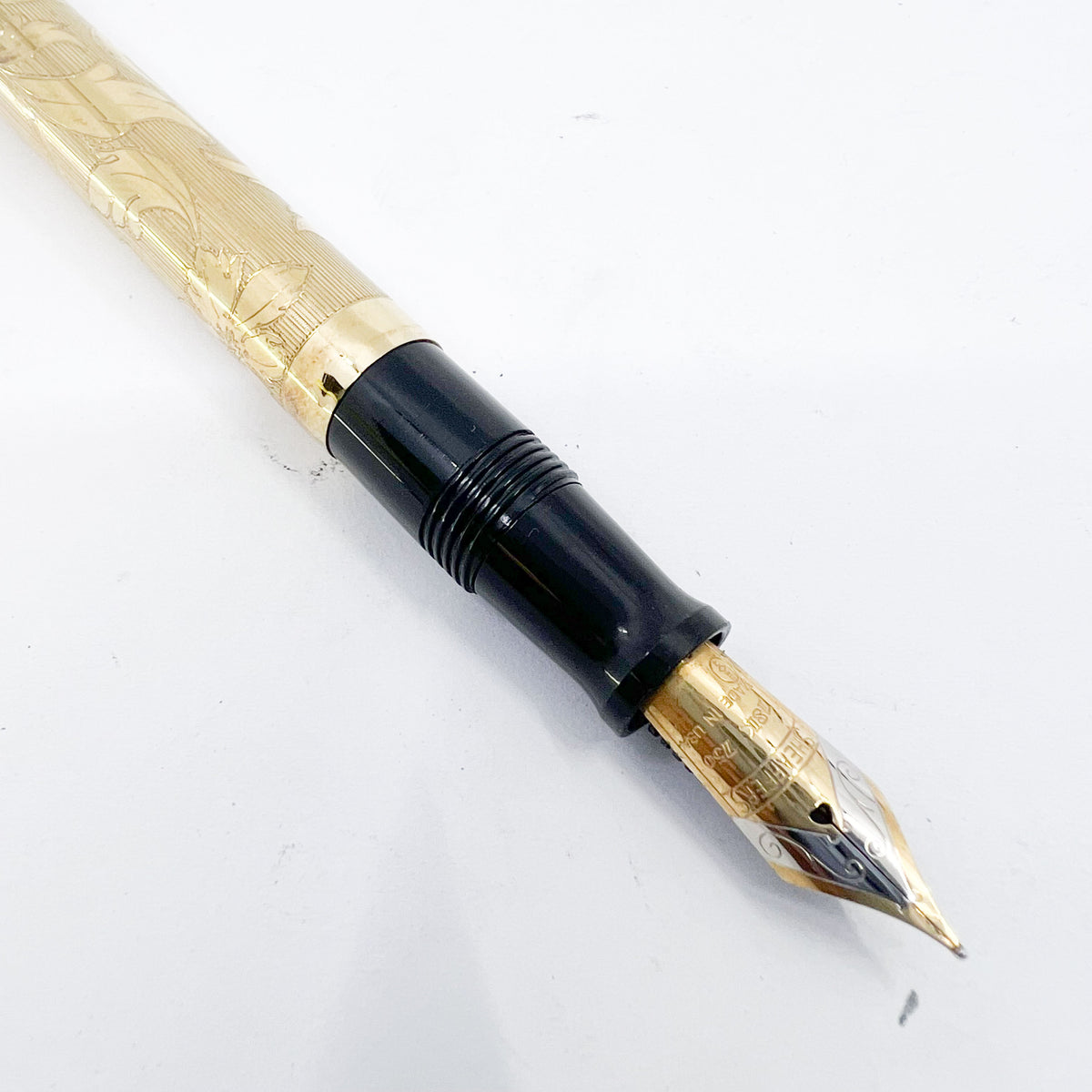 Sheaffer Nostalgia Gold Vermeil Fountain Pen - Medium 18kt Gold Nib