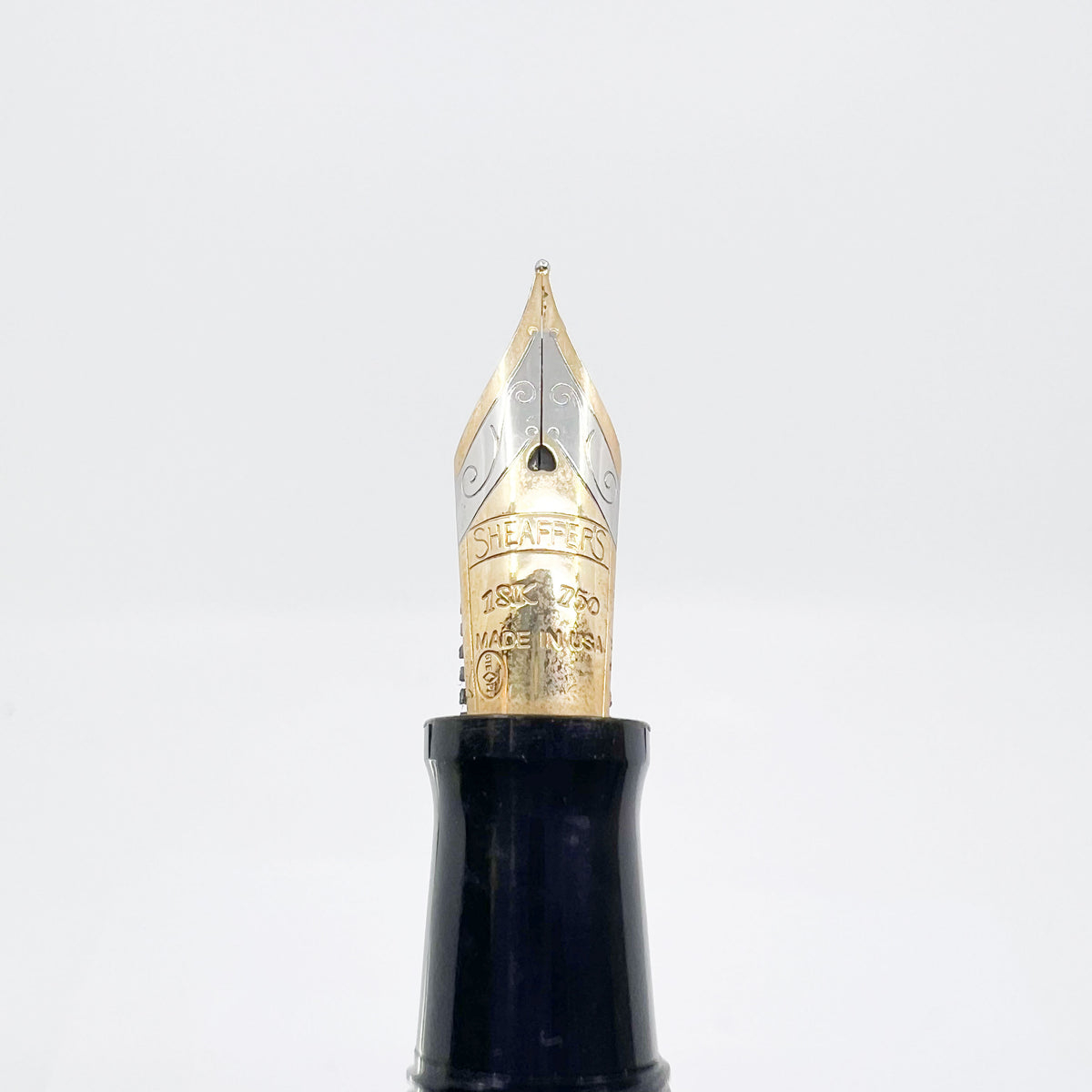 Sheaffer Nostalgia Gold Vermeil Fountain Pen - Medium 18kt Gold Nib