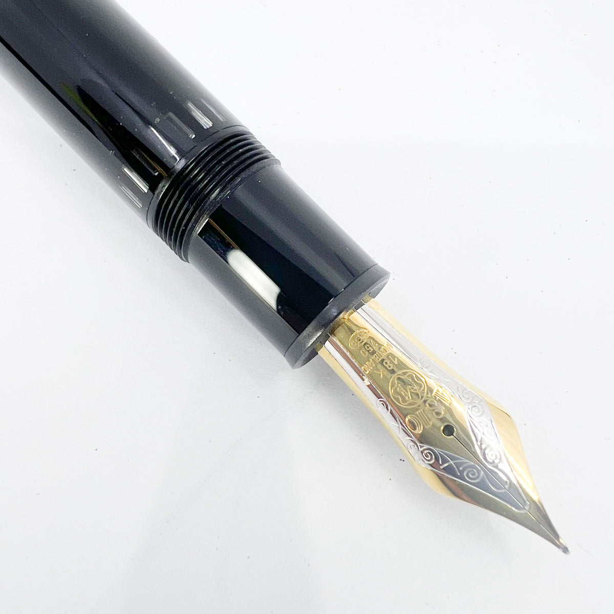 Montblanc Meisterstuck #149 (Largest) Fountain Pen - Fine 18kt Gold Nib - MINT!