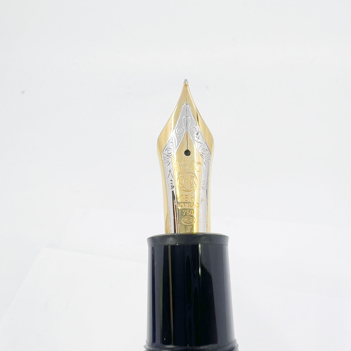 Montblanc Meisterstuck #149 (Largest) Fountain Pen - Fine 18kt Gold Nib - MINT!