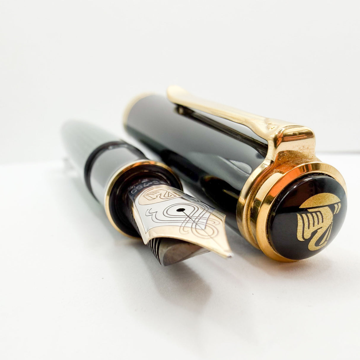 Pelikan Souveran M1000 Black/Green Striped Fountain Pen (Largest) - Fine 18kt Gold Nib