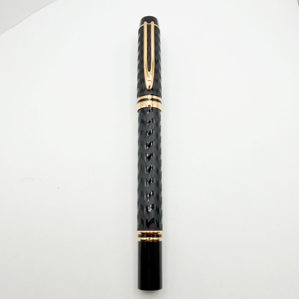 Waterman Man 100 Opera Black Chased Fountain Pen - Fine 18kt Gold Nib