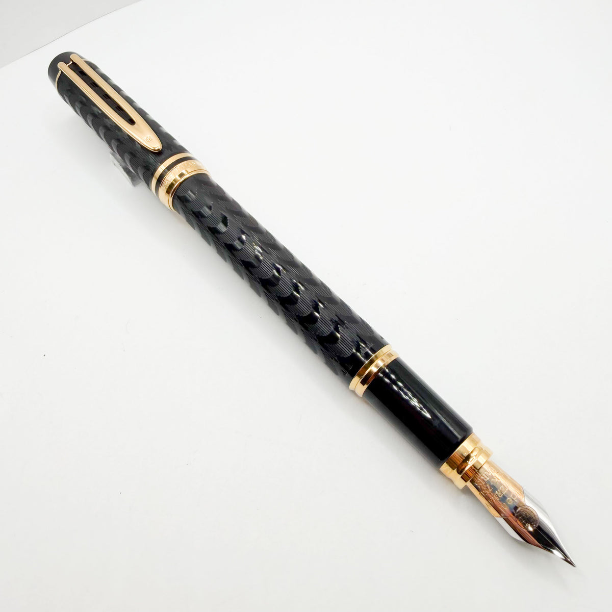 Waterman Man 100 Opera Black Chased Fountain Pen - Fine 18kt Gold Nib